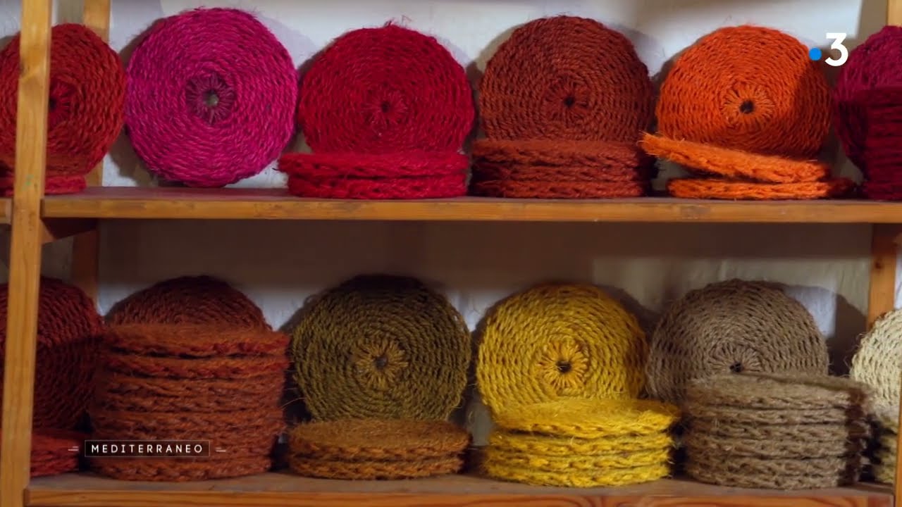 Patrimoine en Provence, le traditionnel Scourtin, utilisé pour la production d’huile d’olive …