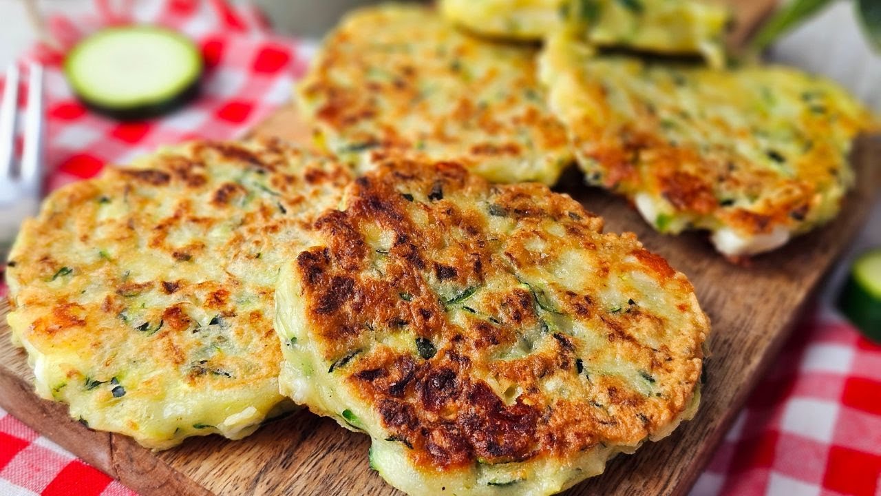 Beignets de Courgettes à la Feta 🥒🧀 | Recette Facile, Rapide & Hyper Moelleuse ! #courgettes